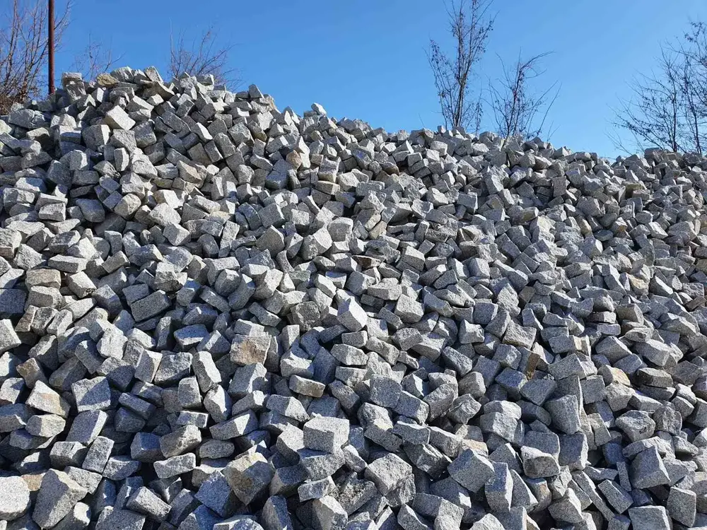 Grey Split Granite Setts 10 x 10 x 5 cm - 1 Ton