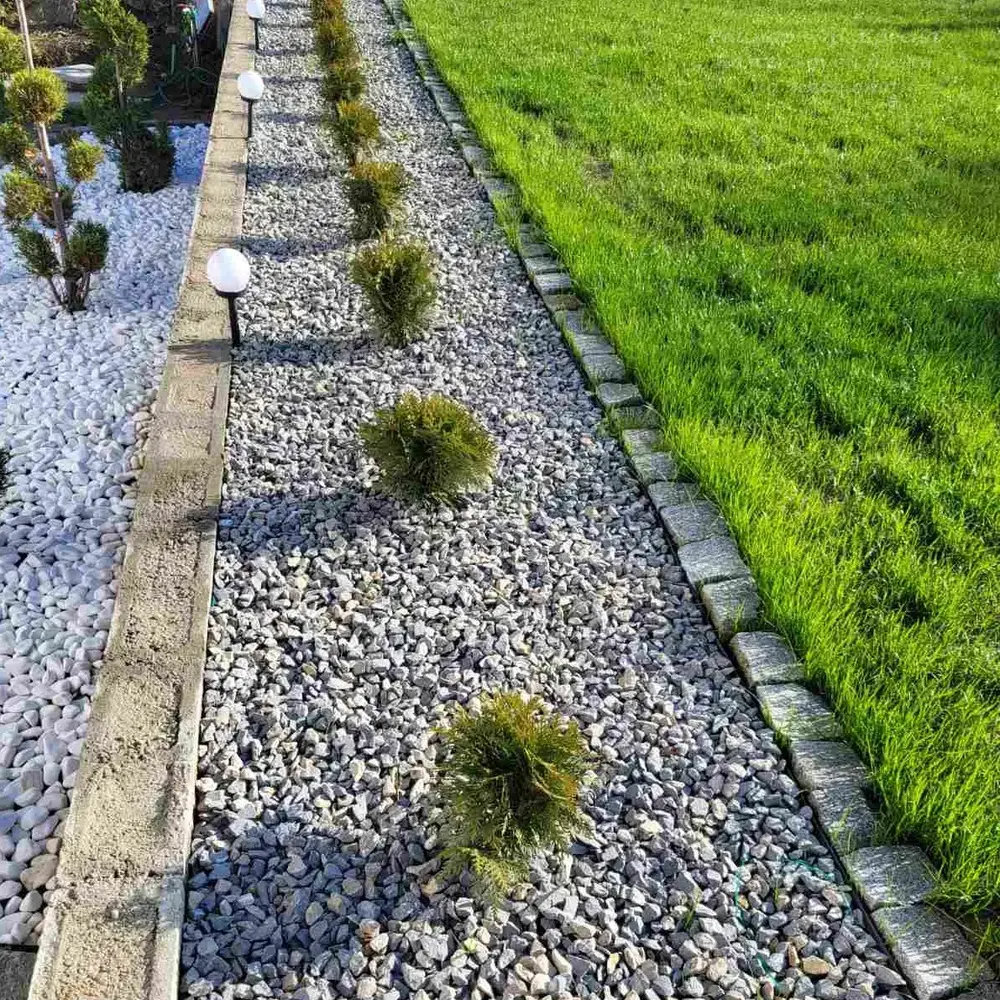 Grey Gneiss Gravel / Chippings 1 Ton for Garden, Yard and Paths