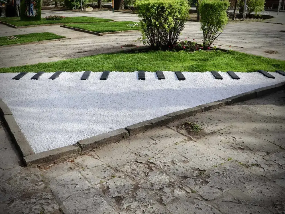 White Marble Gravel / Chippings 1 Ton for Garden, Yard and Paths